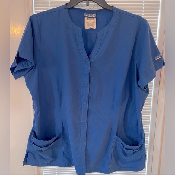 Women’s Scrubs PANTS & TOPS - Plus Sizes
$5 Each - Picture 9 of 13